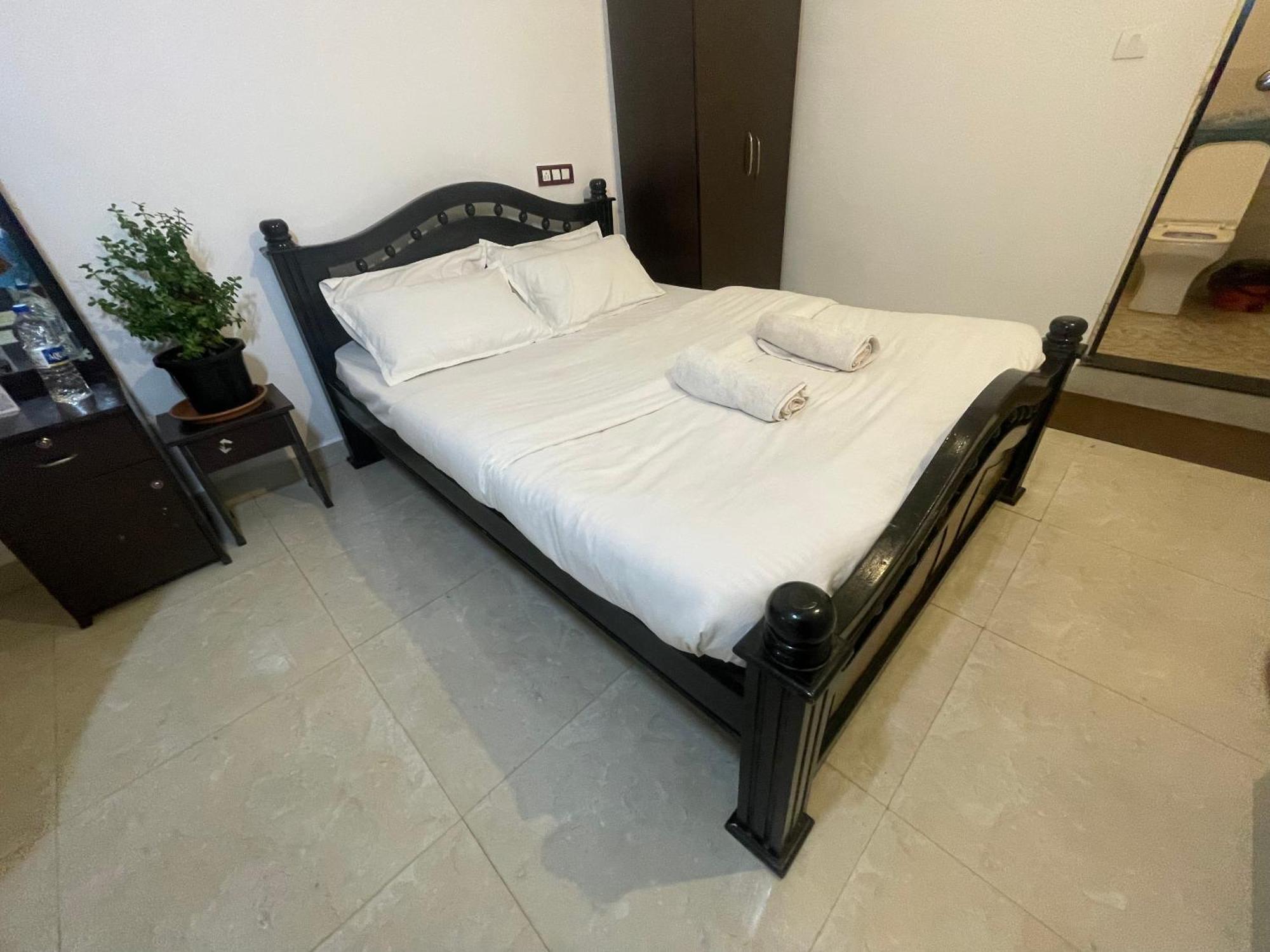 Is It Beachfront - Rooms, Cafe & Events गेस्ट हाउस Arambol