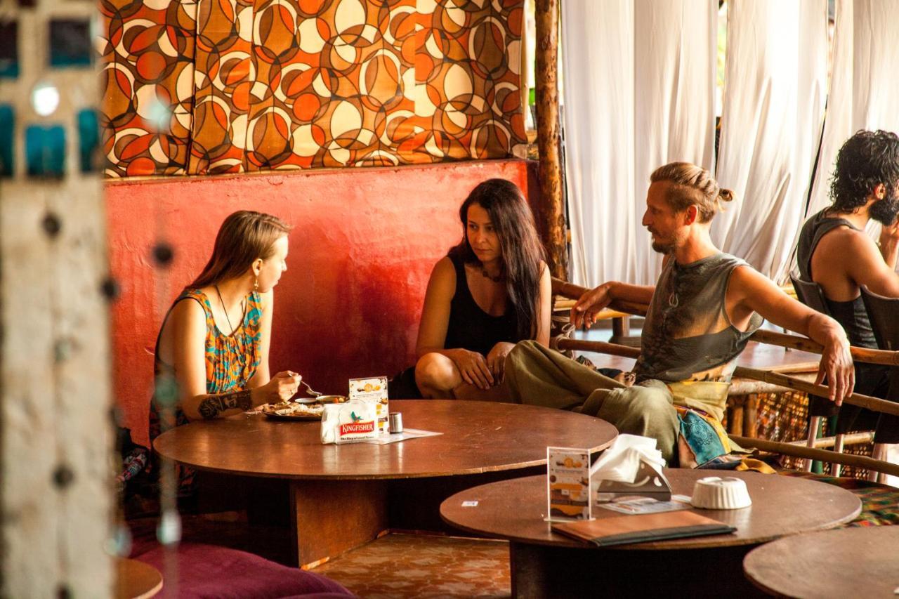 गेस्ट हाउस Is It Beachfront - Rooms, Cafe & Events Arambol